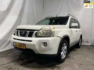 Nissan X-Trail 2.0 dCi LE 4WD - Front / Rechter Zij Schade