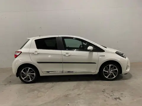 Toyota Yaris 1.5 Hybrid Pano Automaat Camera Navi Trekhaak Cruise Control