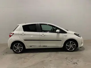 Toyota Yaris 1.5 Hybrid Pano Automaat Camera Navi Trekhaak Cruise Control