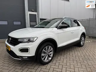 Volkswagen T-Roc 1.5 TSI Sport Business R Navi, LED, Camera, Stoelverwarming etc.
