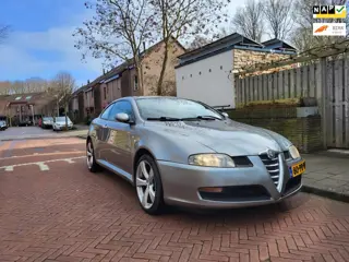 Alfa Romeo GT Leuke auto / 145.000 NAP / leuke uitvoering