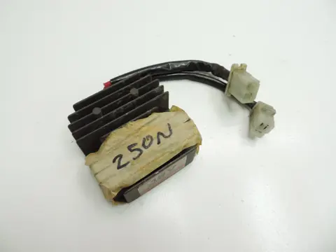 SPANNINGSREGELAAR Honda CB 250 N 1978 - 1981