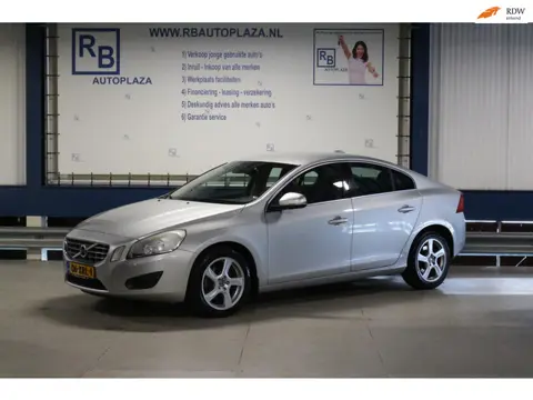 Volvo S60 1.6 T3 R-Design / 12 MND GARANTIE / TOP DEAL ! ! !