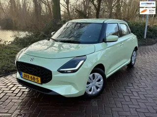Suzuki SWIFT 1.2 Comfort Smart Hybrid 6 X Suzuki SWIFT 1Eig. 4800km b.j.12-2024 Carplay ,Camera PDC 