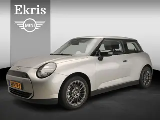 Mini 3-deurs Cooper E Pakket XS / LED / Driving assist / Park assist / Alu wielen 17 inch