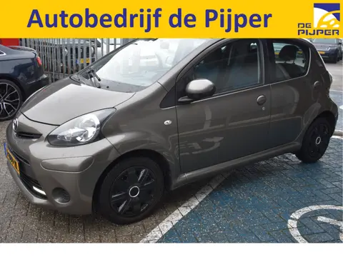 Toyota Aygo 1.0 VVT-i Dynamic Orange,APPLE CARPLAY BOEKJES,NAP EN ONDERHOUDSHISTORIE