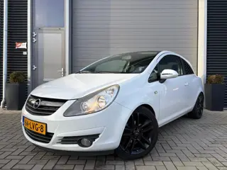 Opel Corsa 1.4-16V Color Edition/Prachtige auto/Lichtmetaal/Multimedia/NAP/Airco/