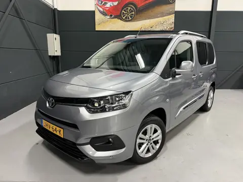 Toyota PROACE CITY Verso L1 - Rolstoelauto 4+1 - Alle Opties - Bodemverlaging - 1e Eigenaar - Rolsto