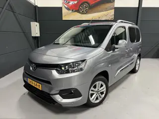 Toyota PROACE CITY Verso L1 - Rolstoelauto 4+1 - Alle Opties - Bodemverlaging - 1e Eigenaar - Rolsto