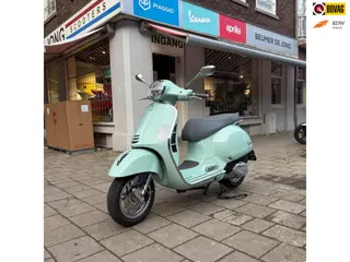 Vespa Scooter GTS 310