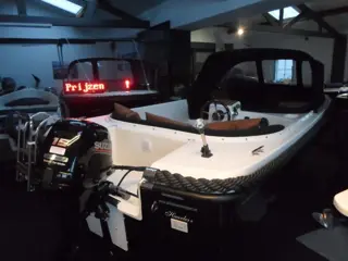 Nieuwe 5,10m en 520m Sloepen bij ZeilstraWatersport.