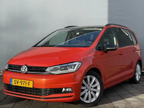 Volkswagen Touran BWJ 2017 | 1.8 TSI 180PK Highline Bus R AUTOMAAT | TREKHAAK | AGR | CLIMA | NAVI |