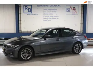 BMW 3-serie 320i Executive Edition 12 MAANDEN GARANTIE/ DIGI DASH/ BTW'ER