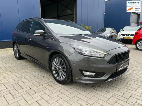 Ford Focus 1.0 EcoBoost ST Line Business 140PK / APPLE CARPLAY / NAVIGATIE / CLIMATE / PDC / START-S