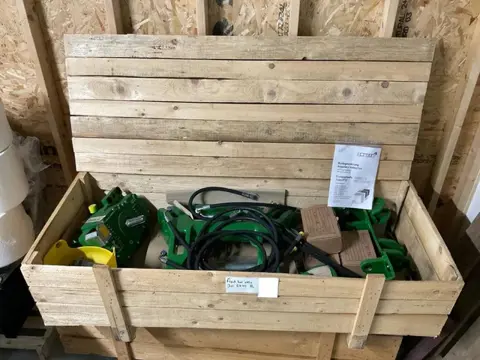 John Deere Sauter Fronthef en frontaftakas NIEUW! € 4.050,-