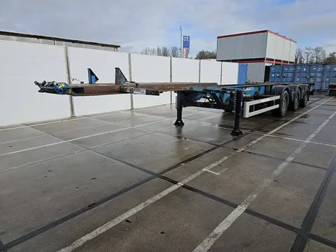 RENDERS CHASSIS