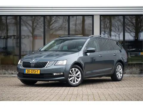 Škoda Octavia Combi 1.0 TSI Greentech Ambition Business | Navi | Afn. Trekhaak | Apple CarPlay | PDC