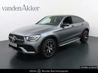Mercedes-Benz GLC 300e Coupé AMG 4Matic // Burmester / Magno Grijs // 20 inch // Treeplanken // Nigh