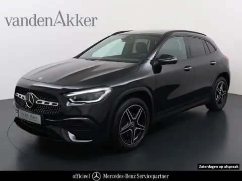 Mercedes-Benz GLA 250e AMG // Memory Stoelen // Distronic // Panoramadak // Rij Assistentiepakket //