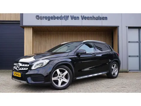 Mercedes-Benz GLA-klasse 180 122pk 2x AMG-Line Leder/Alcantara 18inch LM Keyless LED A-Camera *NL au