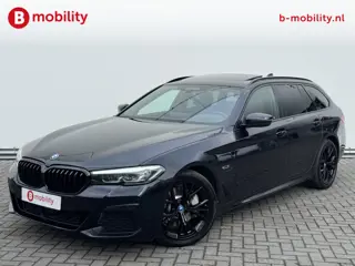 BMW 5 Serie Touring 530e High Executive M-Sport Trekhaak 1700kg NL Auto! | Panoramadak | Adaptive Cr