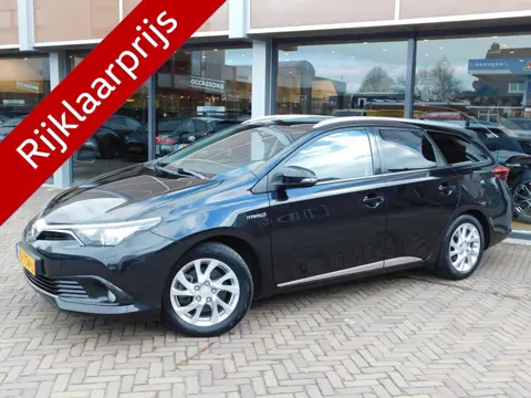 Toyota Auris 1.8 Hybrid Touring Sports Trend | Trekhaak