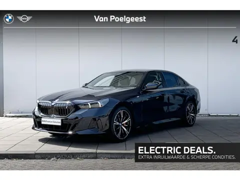 BMW i5 Sedan eDrive40 M Sport Edition M-Sport Pro / Glazendak / 20inch / Stoelverwarming / Adaptieve