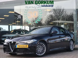 Alfa Romeo Giulia 2.0T Super Adaptive CC / Navi/ Camera /Pdc / Carplay /Stoel/Stuurverw / Automaat