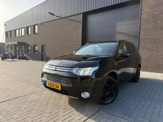 Mitsubishi Outlander 2.0 PHEV Instyle | 12MND GARANTIE | SCHUIFDAK | LEDER | NAVI | CAMERA |