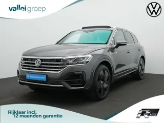 Volkswagen Touareg 3.0 TSI 340 pk tiptronic R-Line | Panoramadak | Trekhaak | Luchtvering | Savona l
