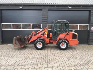Schäffer 3350 minishovel met cabine NL kenteken (bj 2010)