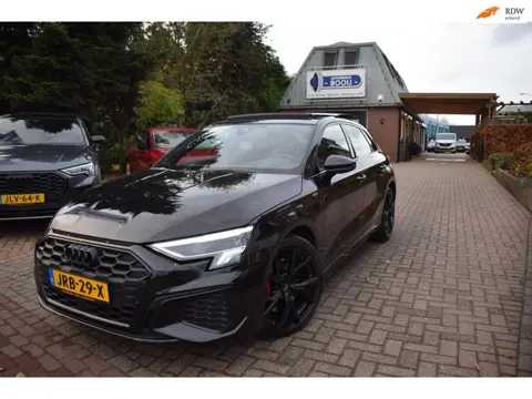 Audi A3 45 TFSI e AUTOM/ADAP CRUISE/PANO DAK/LEDER/NAVI/MATRIX LED/AIRCO ECC/PDC V+A/BLUETOOTH/KEYLE