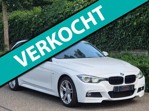 BMW 3-serie Touring 320i M Sport Shadow EX 6WB Panorama Apple CarPlay Digitaal Teller NAP 2e-Eig F31