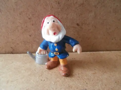 Sneeuwwitje 7 dwergen poppetje 3 adv7717