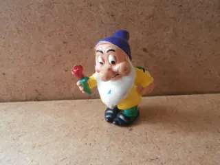 Sneeuwwitje 7 dwergen poppetje 7 adv7721