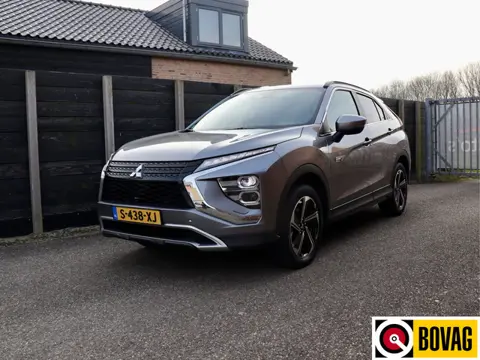 Mitsubishi Eclipse Cross 2.4 PHEV Intense+ dealer onderhouden