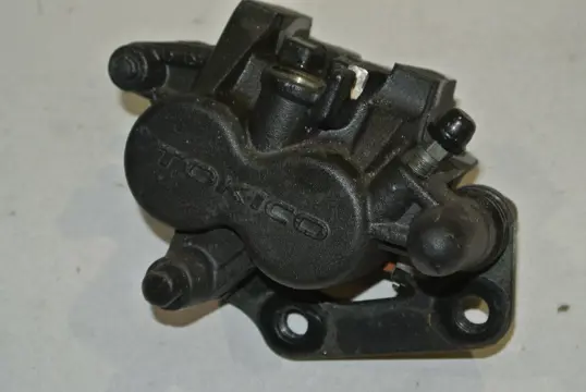REMKLAUW RECHTS VOOR Suzuki GSR 750 2011 - 2016 / 2011 -
