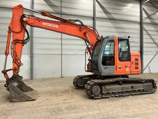 Hitachi ZX 135 US (bj 2006)