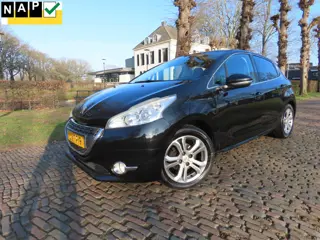 Peugeot 208 1.4 VTi Allure Ecc Cruisecontrol Navigatie Sportstoelen Xenon Pddc Lm Velgen Trekhaak***