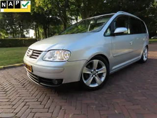 Volkswagen Touran 1.6-16V FSI Highline Ecc Cruisecontrol 6 Bak Lm Velgen Verlaagd Eyecatcher***Apk t