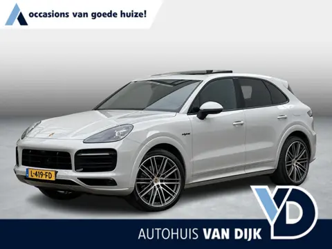 Porsche Cayenne 3.0 E-Hybrid | NL-Auto/Plug-in/1e eign./Voll.Historie/Pano-schuifdak/BOSE/Luchtverin
