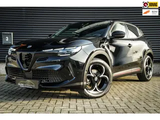 Alfa Romeo Junior 1.2 Turbo Hybrid Ibrida Speciale | CarPlay | Stoelverw. | Navi | Clima | Adaptive 