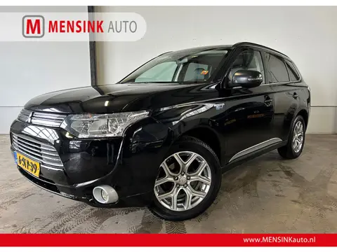 Mitsubishi Outlander 2.0 PHEV instyle OPEN DAK CAMERA LEER NAVI CRUISE ECC TREKHAAK