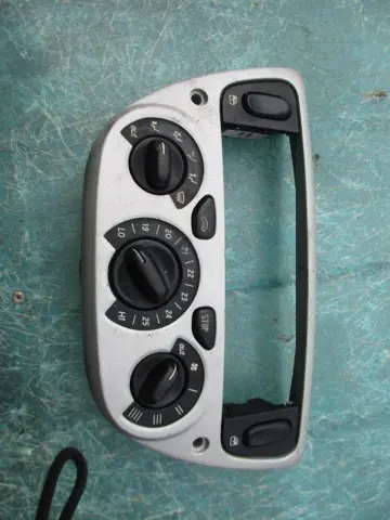 A/c control set on the dashboard for Ferrari 360