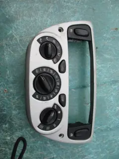 A/c control set on the dashboard for Ferrari 360