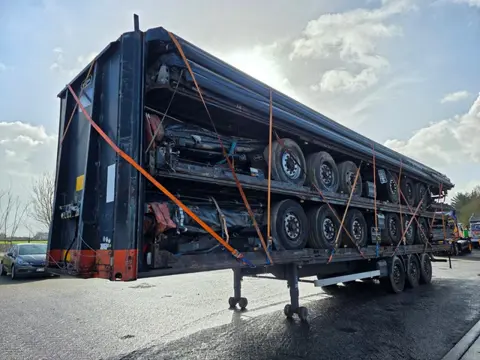 Van Hool 3B2011 - BPW - DISC PM2804