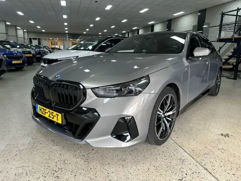 BMW 5-SERIE 530e M Sport Panorama Dak Navigatie Multimedia NL Auto NAP