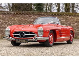 Mercedes-Benz 300-serie 300 SL Roadster "Restoration by MB Classic Center in Fellbach" Factory "Work