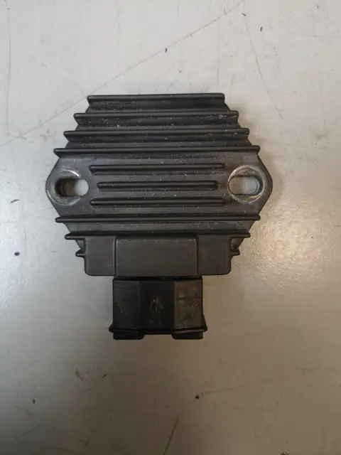 SPANNINGSREGELAAR Aprilia RST 1000 Futura 2001 - 2004