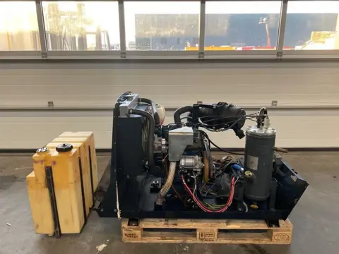 Kubota D1105 Sullair 15.5 kW 7 bar diesel schroefcompressor